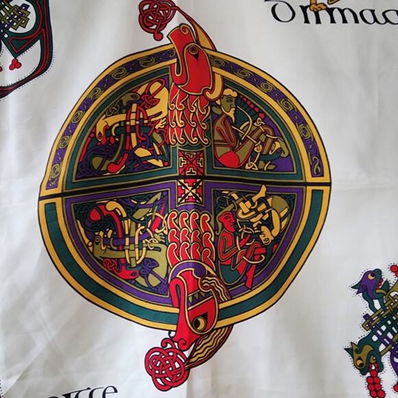 Book of Kells Scarf Celtic Irish Art Square Green Border Polyester Vintage - Picture 6 of 10